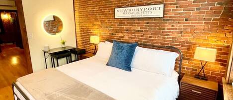 1 bedroom, desk, iron/ironing board, free WiFi