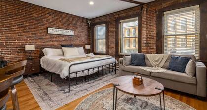 Newburyport Flat Downtown Living King Bed