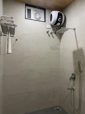 Ducha y cabezal de ducha tipo lluvia