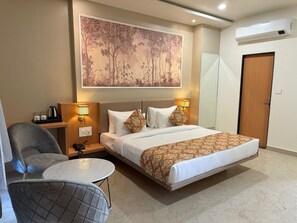 Coffres-forts dans les chambres, ameublement personnalisé, bureau