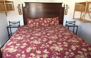 3 bedrooms, desk, iron/ironing board, travel crib - Silver Coast, Alcobaça, Nazaré, Portugal, restored upper class tradicional house (Alpedriz)