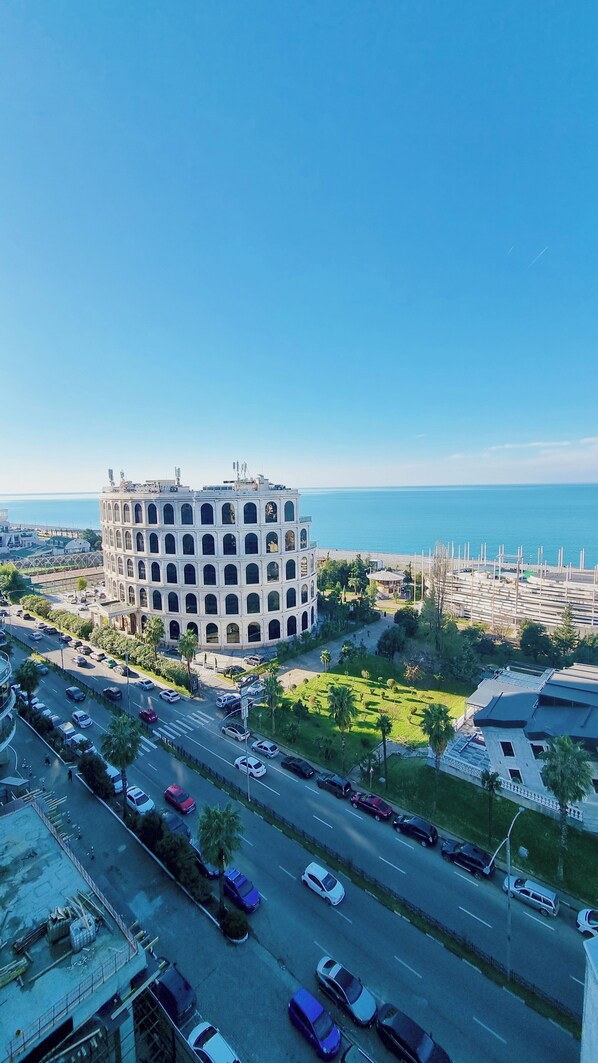 Exterior - Sunset Panorama Apartment. Enjoy a seabreeze in the city centre! (Batumi)