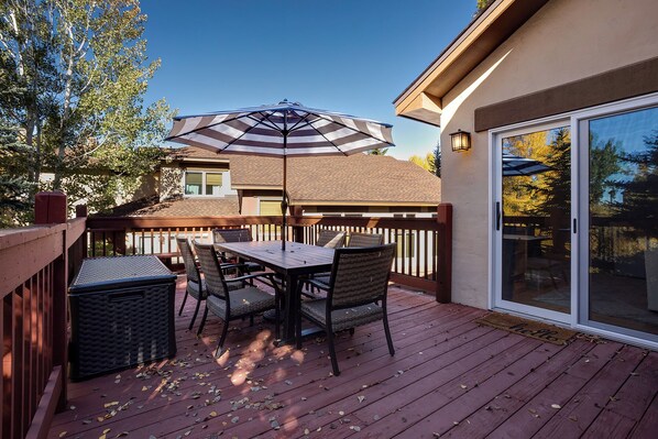 Outdoor dining