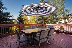 Outdoor dining - CAS04 | Nice Updated Condo | Winter Shuttle | Hot Tub (Steamboat Springs)