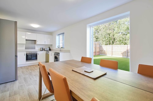 Host & Stay | Aronora Guest House