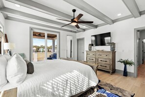 6 slaapkamers, een strijkplank/strijkijzer, gratis wifi, beddengoed