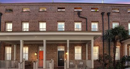 Elegant Crown of Crawford Sq | Rooftop deck + Parking by Lucky Savannah
