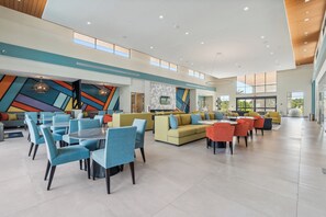 Dining - Pvt Pool, BBQ & Club Access Spacious 5-Bed Home in Int’l Drive Orlando (Orlando)