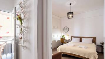 1 slaapkamer, een bureau, een strijkplank/strijkijzer, wifi