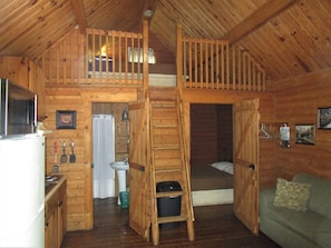 Classic Cabin, Resort View | Individually decorated, individually furnished, free WiFi, bed sheets - Suwannee River Rendezvous (Mayo)