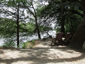 Decoración personalizada, muebles diferentes y wifi gratis