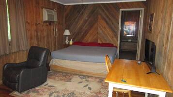 Comfort House, Patio, River View | 2 bedrooms, individually decorated, individually furnished, free WiFi