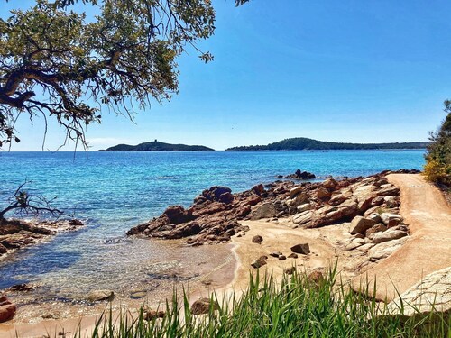 Villa ALTA- A 5’ de la plage, villa neuve avec vue sublime piscine chauffée clim