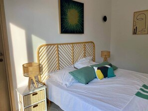 5 bedrooms, iron/ironing board, free WiFi, bed sheets - Villa Caramontinu ALTA - Splendid new villa with heated pool (Sainte lucie de porto vecchio)