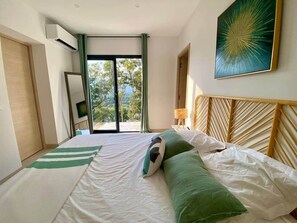 5 bedrooms, iron/ironing board, free WiFi, bed sheets - Villa Caramontinu ALTA - Splendid new villa with heated pool (Sainte lucie de porto vecchio)