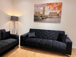 Smart TV - Lux Modern Apartment in Nuneaton (Nuneaton)
