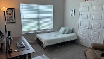 4 soverom, skrivebord, strykejern/-brett og wi-fi (inkludert)