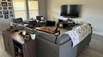 Smart-TV, PC-skjermer og printere