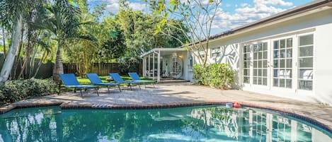 Outdoor pool, a heated pool
