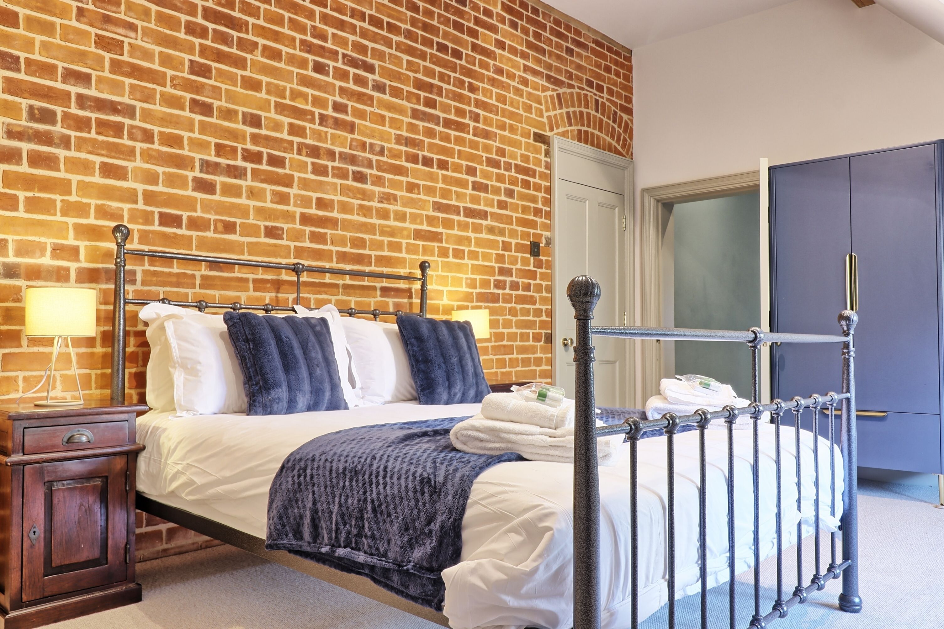 7 間睡房、熨斗/熨衫板、可攜式嬰兒床、免費 Wi-Fi