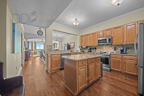 Private kitchen - Legacy Tower I #1005 Overlooks the beautiful Gulf from the 10th floor! (Gulfport)
