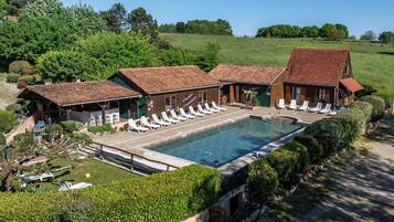 Piscine extérieure