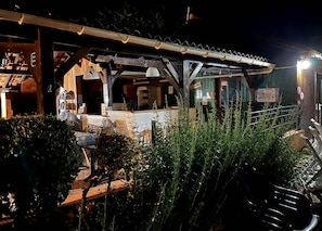 Outdoor dining - Robin, Gîte and shared swimming pool (Saint-Avit-Sénieur)