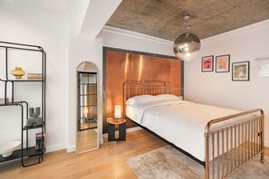 Soundproofing, free WiFi - Phoenix Aparthotel (Galati)