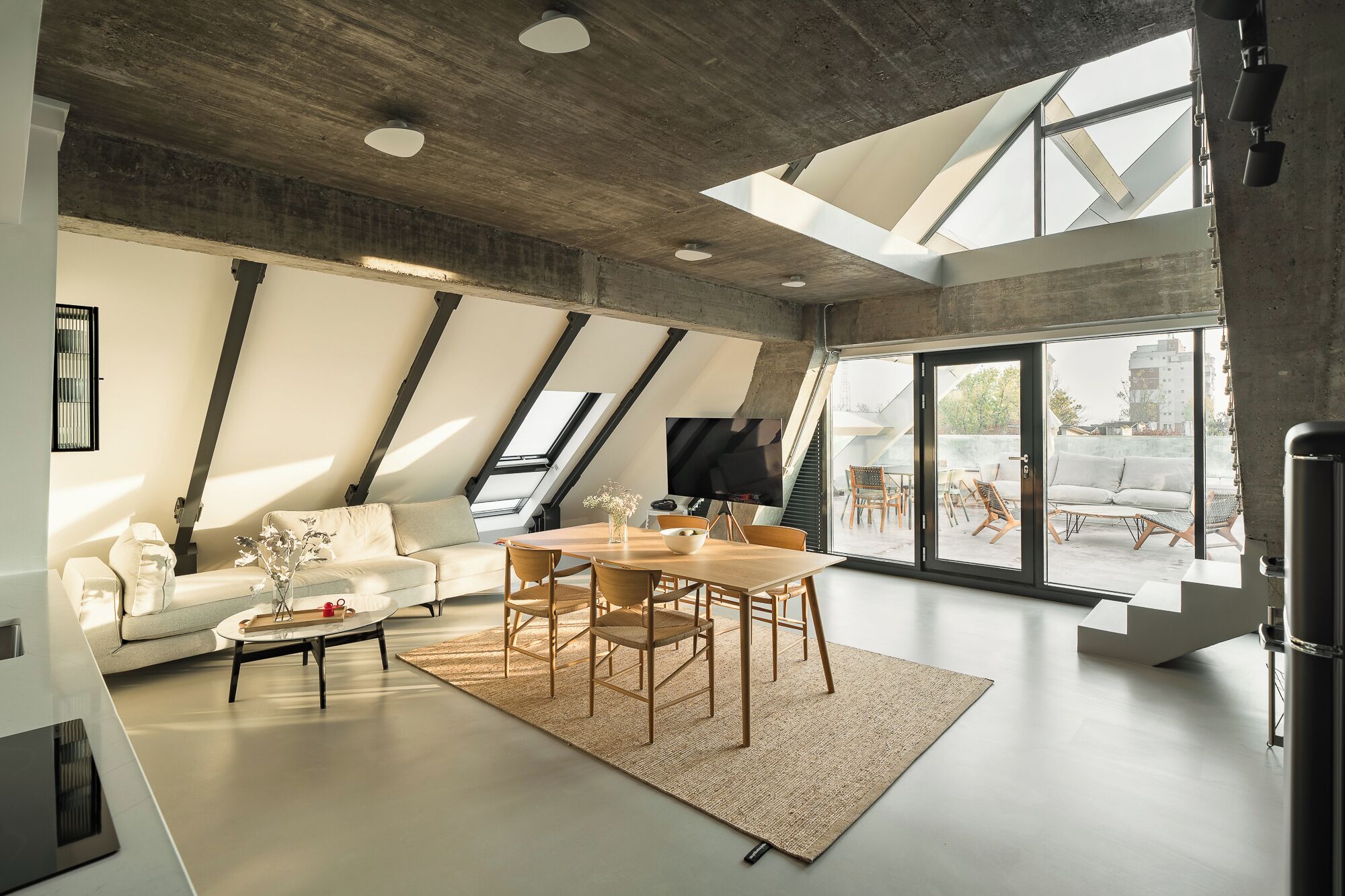Penthouse Executive - uteplats - utsikt mot staden | Vardagsrum | Tv