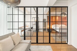 Soundproofing, free WiFi - Phoenix Aparthotel (Galati)