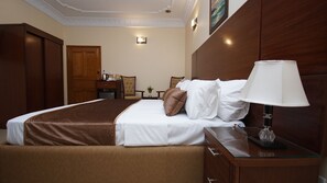 1 bedroom, iron/ironing board, WiFi, bed sheets - Superior King Room, Fully Furnished and Fully Equipped. (Karachi)