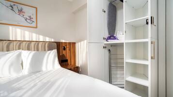 1 bedroom, in-room safe, desk, laptop workspace