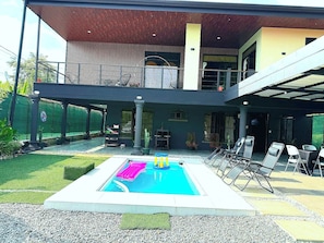 Pool - Casa Nova Quepos, only 9 km from Manuel Antonio beach Costa Rica. (Quepos)
