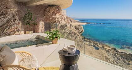 Stunning Beachfront Villa w/ Gourmet Chefs, Butlers, Chauffeur, Yacht, Gym and m