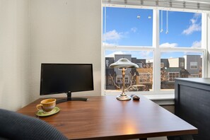 Interior - Old Town Escape w/ King Bed, Dog-Friendly (Fort Collins)