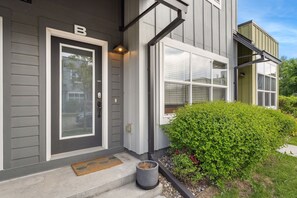 Exterior detail - Old Town Escape w/ King Bed, Dog-Friendly (Fort Collins)