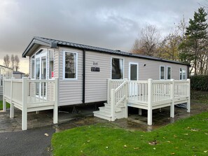 Cabin | Exterior