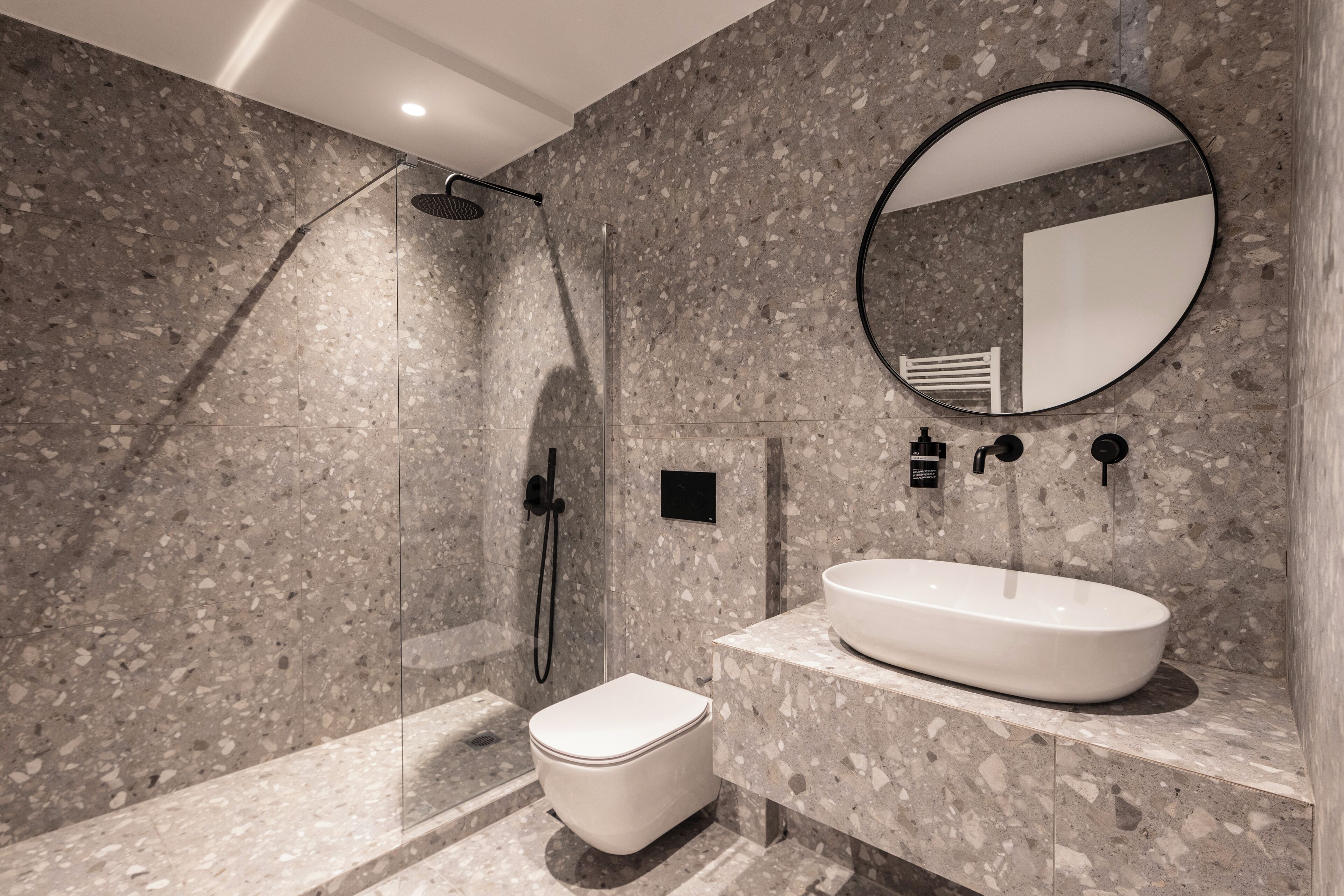 Apartment with Terrace | Bathroom | Shower, rainfall showerhead, designer toiletries, hair dryer
