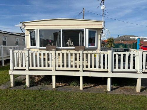 6 Berth Caravan Next To The Beach-ingoldmells-dog Friendly