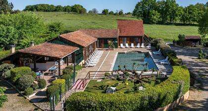 Verdier, Ferienhaus mit Gemeinschaftspool in der Dordogne