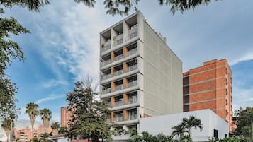 ์๋ฐ ์์ค ์ ๋ฉด