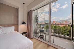 คลาสสิกอพาร์ทเมนท์ | 1 ห้องนอน, โต๊ะทำงาน, พื้นที่ทำงานแบบใช้แล็ปท็อป, ห้องเก็บเสียง