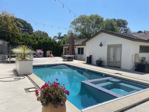 Beautiful 3-bedroom villa, luxurious & comfortable in theheart of Santa Barbara 