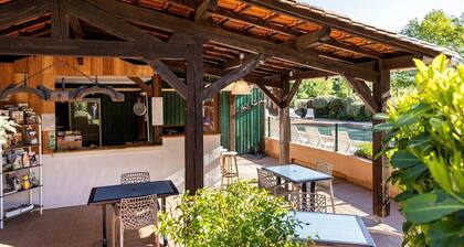 Rossignol, GĂźte en bois au Hameau des LauriĂšres