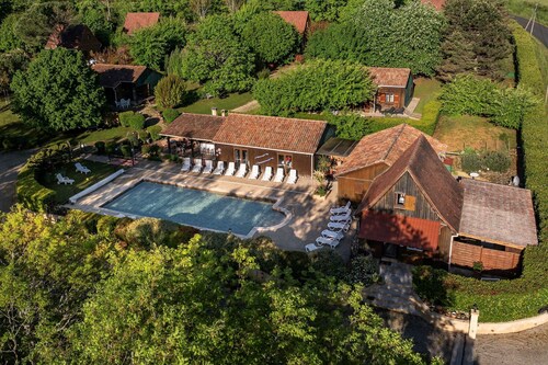 Rossignol, Gîte en bois au Hameau des Laurières