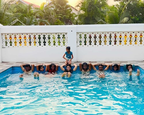 4-bedroom bungalow in fabulous Alibag with AC, WiFi, swimming pool and parking 