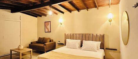 6 bedrooms, WiFi, bed sheets