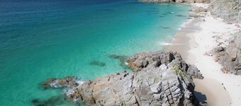 4-person chalet overlooking the Mer d'Iroise, beaches 150 m away