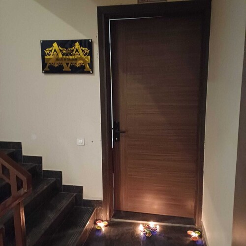 Spacious Appartment with wide balconies and Roads, Prime Location.