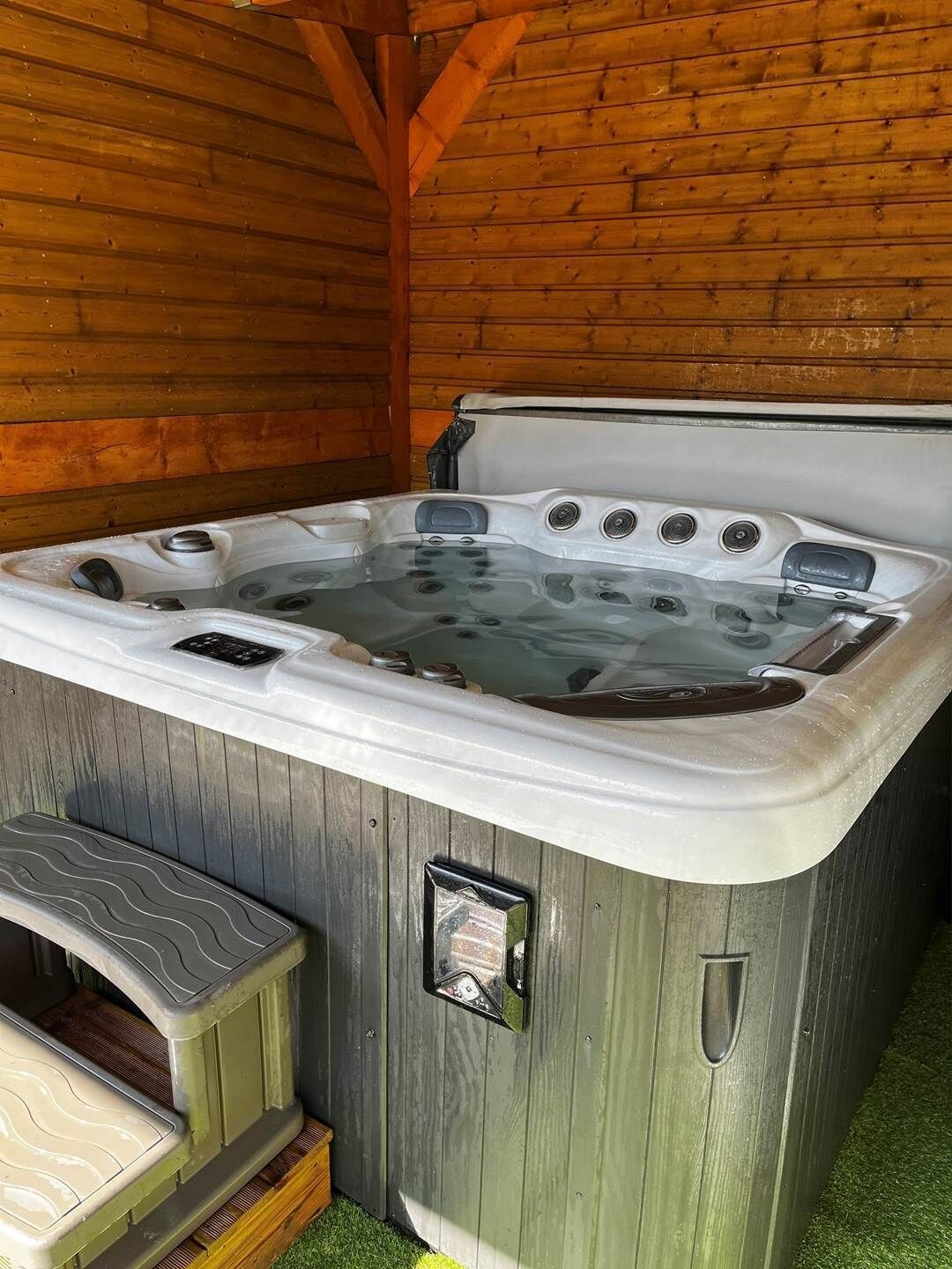 Bain à remous extérieur